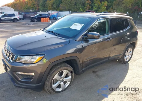 2019 Jeep Compass Latitude 4X4 z USA, uszkodzony, nr VIN 3C4NJDBB7KT599963